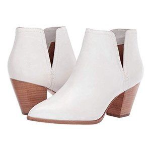 NWOT Frye Jennifer Booties